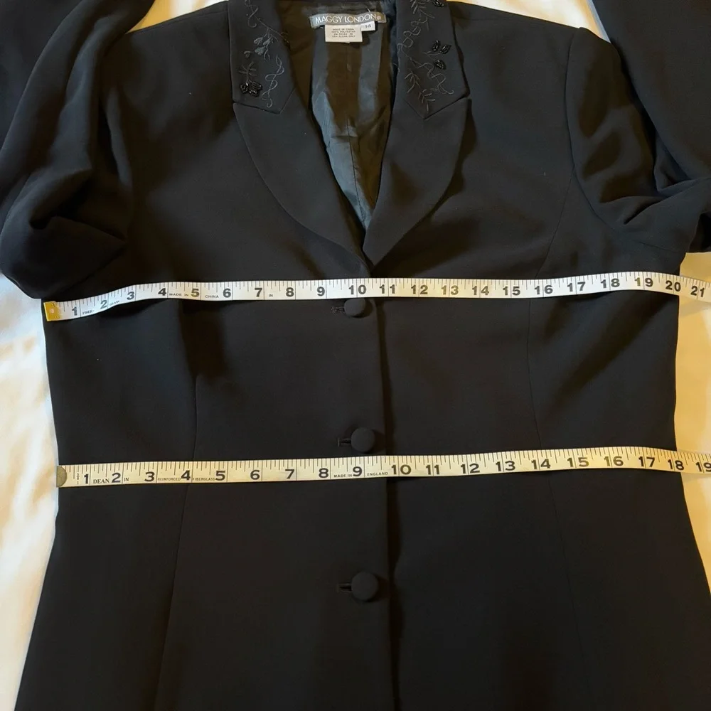 Maggy London Black Embroidered Floral Pant Blazer Suit Two piece Sz 14 - Picture 5 of 11
